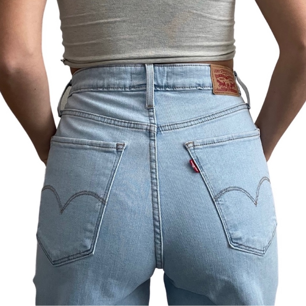 LEVI'S 721 High Rise Skinny Distressed
Denim Jeans - Size 31